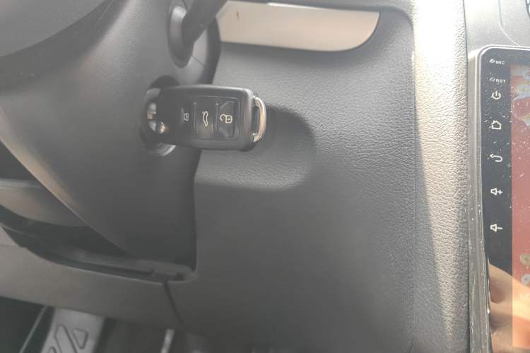 Used Volkswagen Touran 2013 1.4T Manual Fashion Edition 5 Seats Vehicle Key