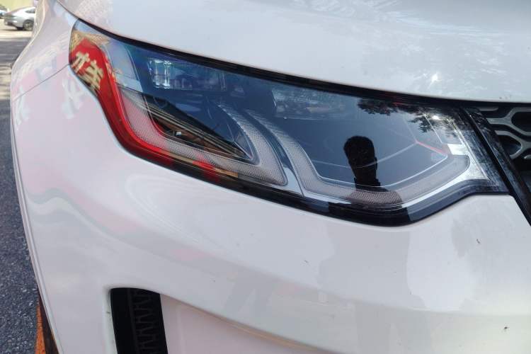 Used Land Rover Discovery Sport 2022 249 PS R-Dynamic S Performance Edition 5 Seats Right Front Headlight