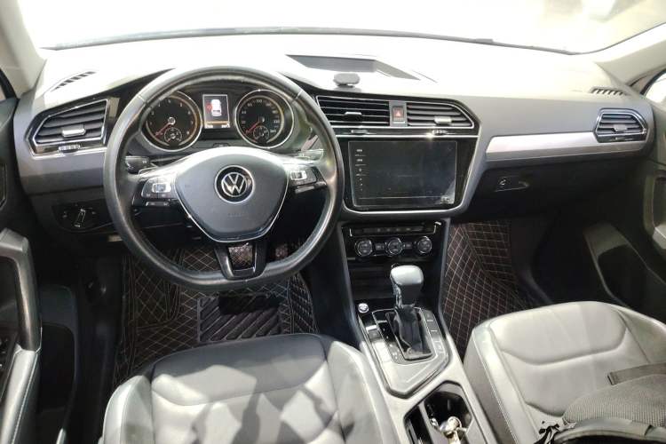 Used Volkswagen Tiguan L 2021 330TSI Automatic Two-Wheel Drive Smart Edition
