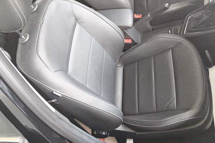 Used Volkswagen Lavida 2015 1.6L Automatic Comfort Edition Right Front Seat