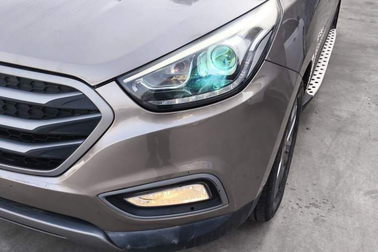 Used Hyundai ix35 2013 2.0L Automatic Two-Wheel Drive Smart GLS China IV Standard Left Front Headlight