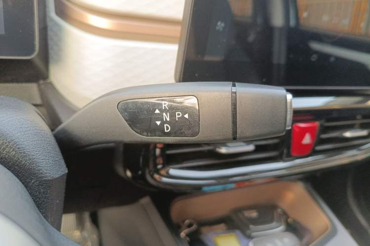 Used SOL E10X 2022 Flower Fairy Design Four-Leaf Clover Gear Lever