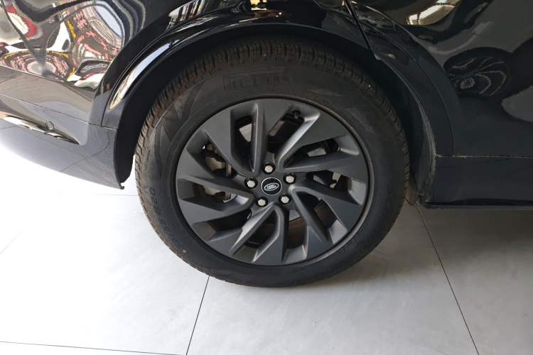 Used Land Rover Discovery 2023 360 PS R-Dynamic S Exterior 3