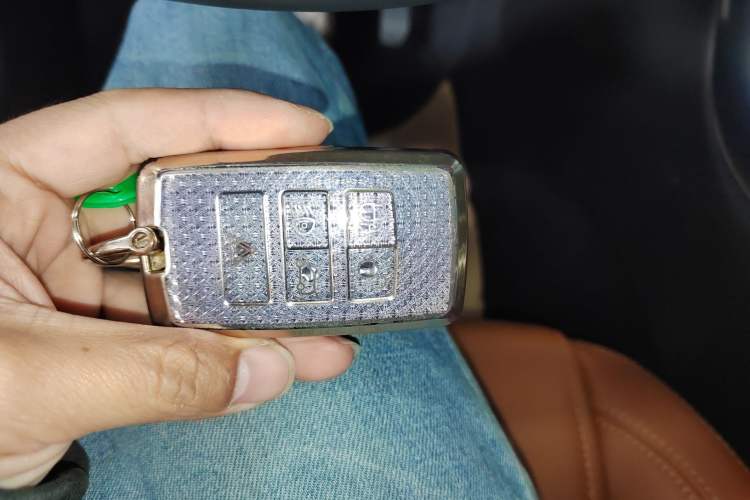 Used Jaguar XEL 2020 2.0T 200 PS R-DYNAMIC S Advanced Sport Edition Vehicle Key