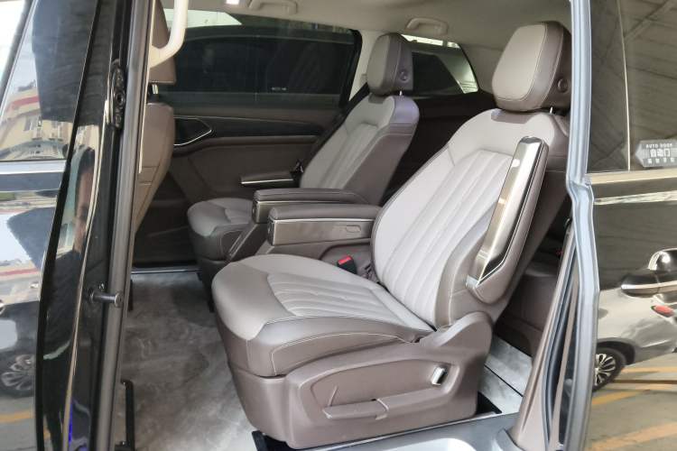 Used Volkswagen Viloran 2024 380TSI Luxury Edition