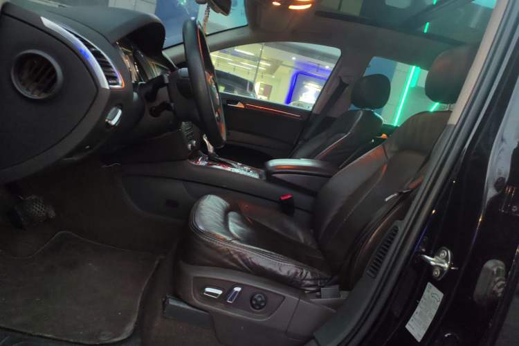 Used Audi Q7 2014 35 TFSI Ambition Edition Left Front Seat