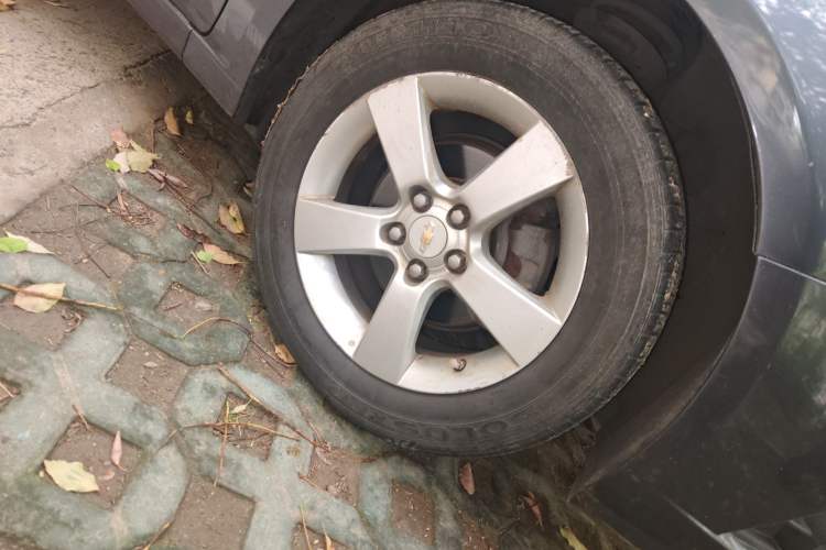 Used Chevrolet Cruze 2011 1.6L SE Automatic Right Front Wheel Hub