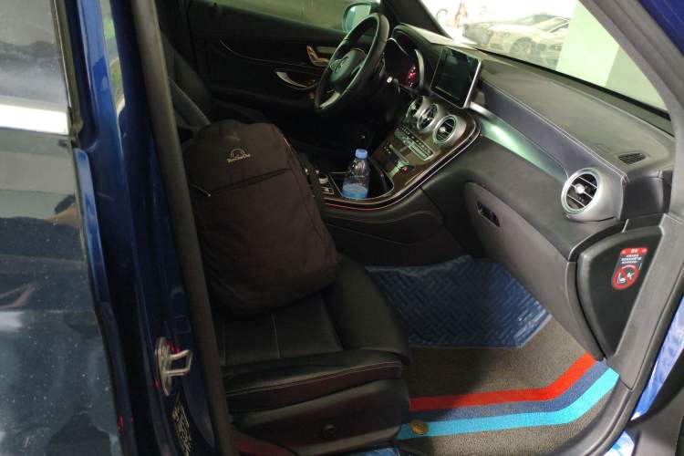 Used Mercedes-Benz GLC 2017 GLC 260 4MATIC Dynamic Edition Right Front Seat