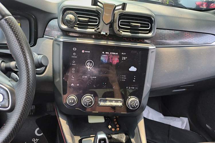 Used Lynk & Co 03 2019 1.5TD DCT JingPro Edition China VI Standard Audio And AC Panel