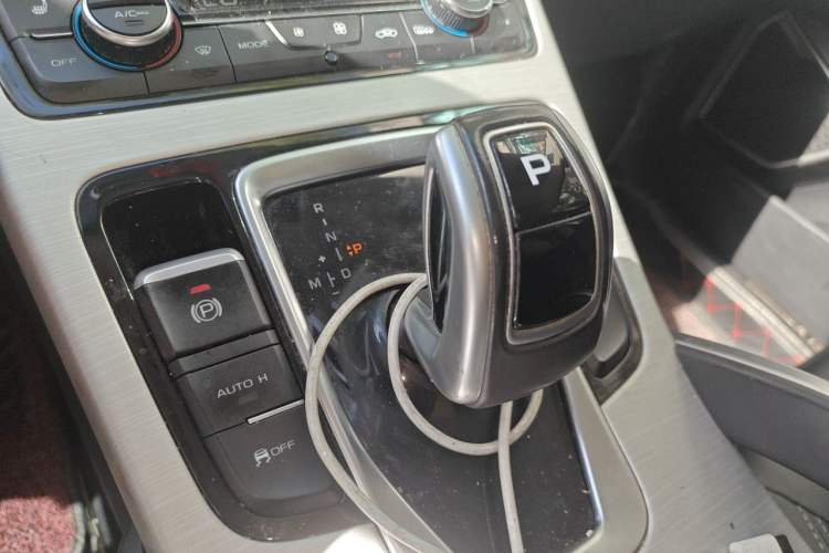 Used Geely Auto Emgrand X7 Sport 2020 1.8TD DCT Two-Wheel Drive Smart Connect 4G-Enabled Version