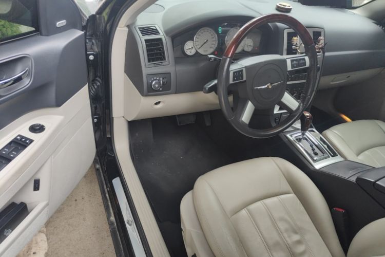 Used Chrysler 300C 2006 5.7L Luxury Navigation Edition Driver Seat