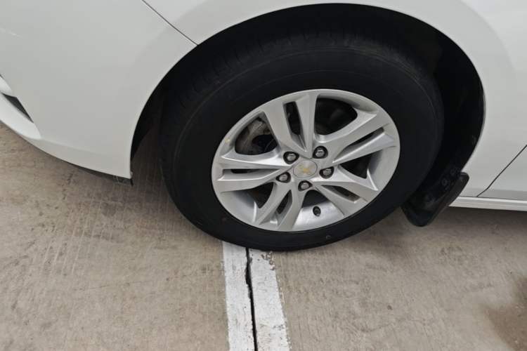 Used Chevrolet Cavalier 2016 1.5L Automatic Xinyue Edition Left Front Wheel Hub