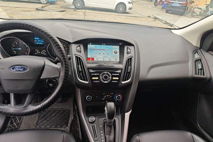 Used Ford Focus 2017 Hatchback 1.6L Automatic Comfort Plus SmartDrive Edition Audio And AC Panel