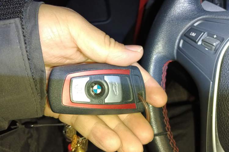 Used BMW 2 Series 2018 220i Convertible Coupe Sports Design Package Vehicle Key