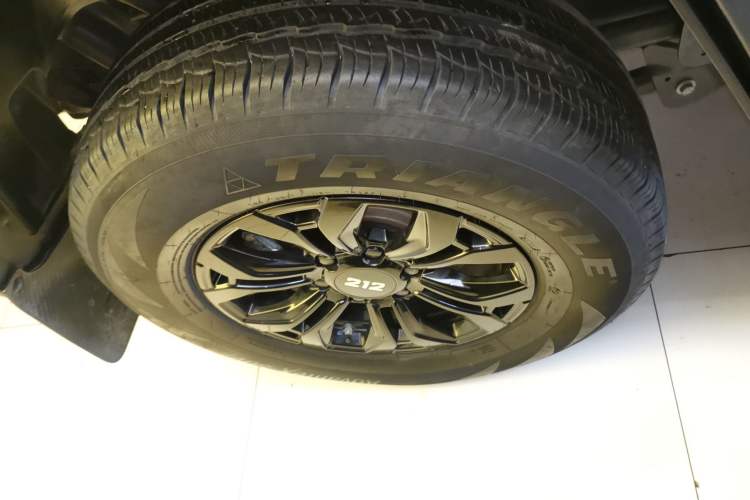 Used 212 T01 2024 2.0T Explorer