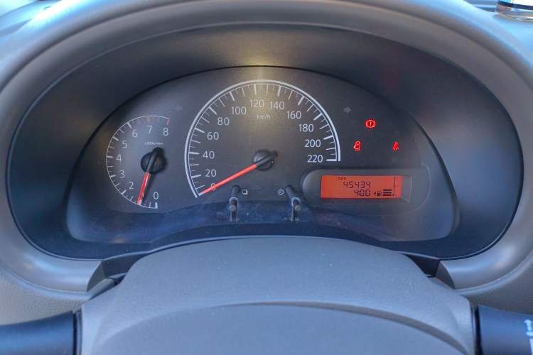 Used Nissan Sunny 2011 1.5XE Manual Comfort Edition Instrument Cluster