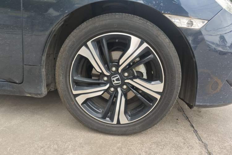 Used Honda Civic 2016 220TURBO CVT Prestige Edition
