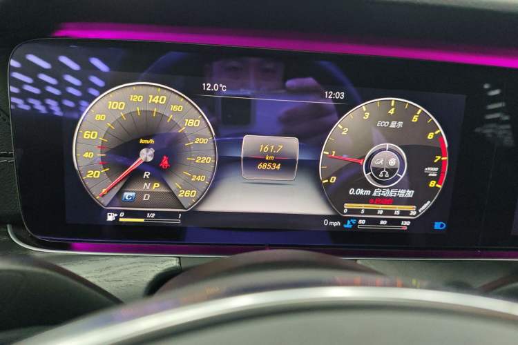 Used Mercedes-Benz E-Class 2017 E 300 L Sporty and Stylish Model
