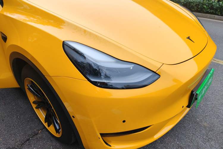 Used Tesla Model Y 2021 Standard Range Rear-Wheel Drive Version Right Front Headlight