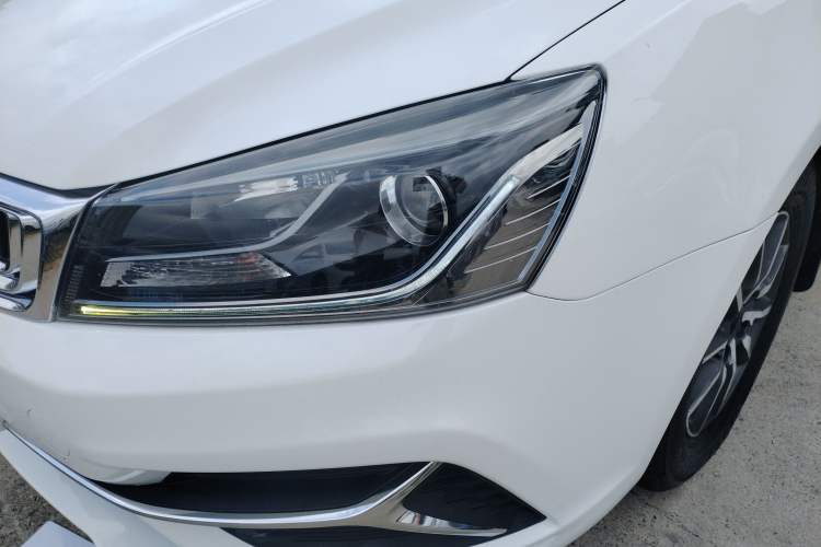 Used Geely Auto Emgrand 2019 Leading Edition 1.5L Manual Luxury Model China VI Standard Left Front Headlight