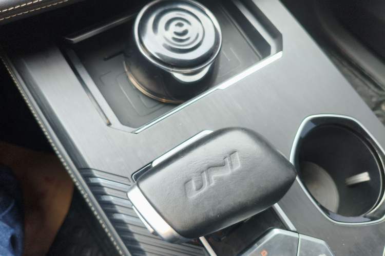 Used Changan UNI-K 2024 2.0T Two-Wheel Drive Enjoyment Version
