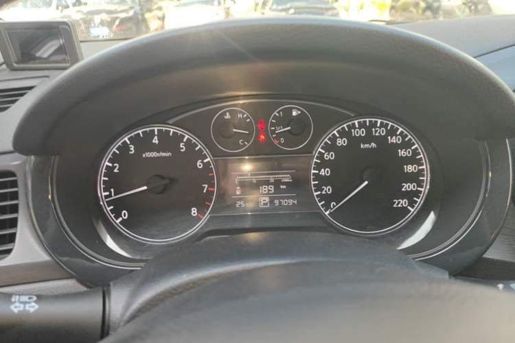 Used Nissan Tiida 2011 1.6L CVT Smart Version
