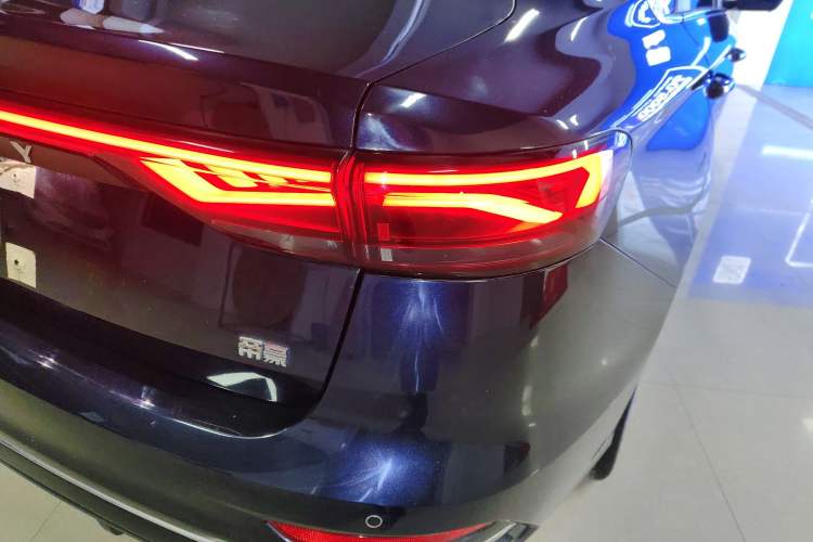 Used Geely Auto Emgrand 2022 4th Generation 1.5L CVT Luxury Model Right Rear Taillight