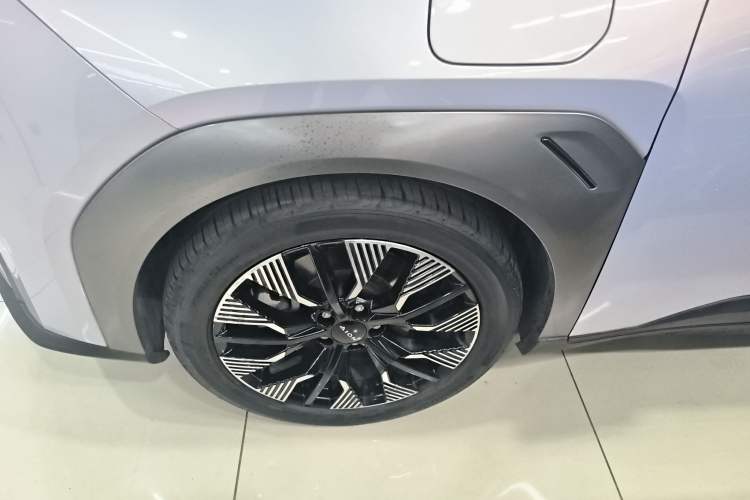 Used AION Y 2022 70 Tech Edition Lithium Iron Phosphate