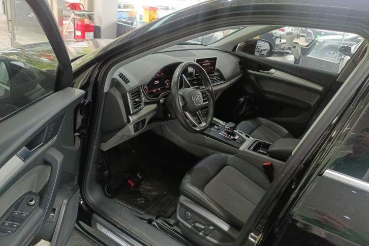 Used Audi Q5L 2018 40 TFSI Prestige Fashion Edition China VI Driver Seat