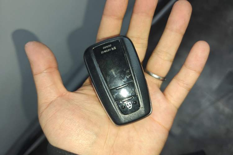 Used Toyota Wildlander 2020 2.0L CVT 4x4 Luxury Edition Vehicle Key