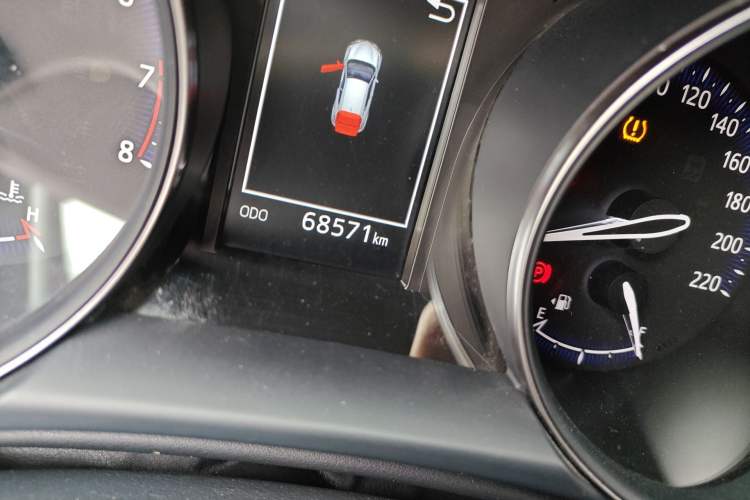 Used Toyota IZOA 2018 2.0L Yichi Version China VI Standard Odometer Close Up