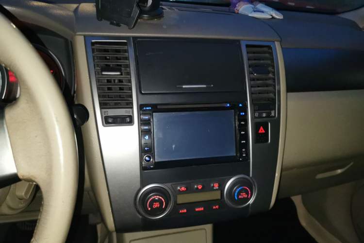 Used Nissan Tiida 2008 1.6L Automatic Smart Version
