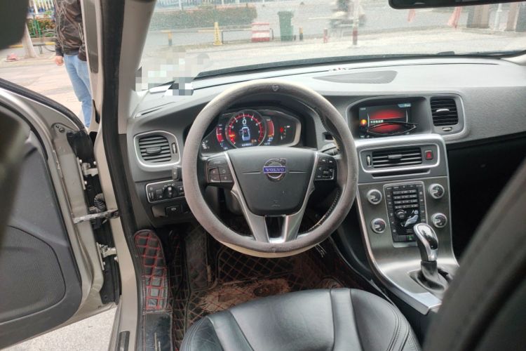 Used Volvo S60 2016 S60L T5 Intelligent Drive Edition Steering Wheel