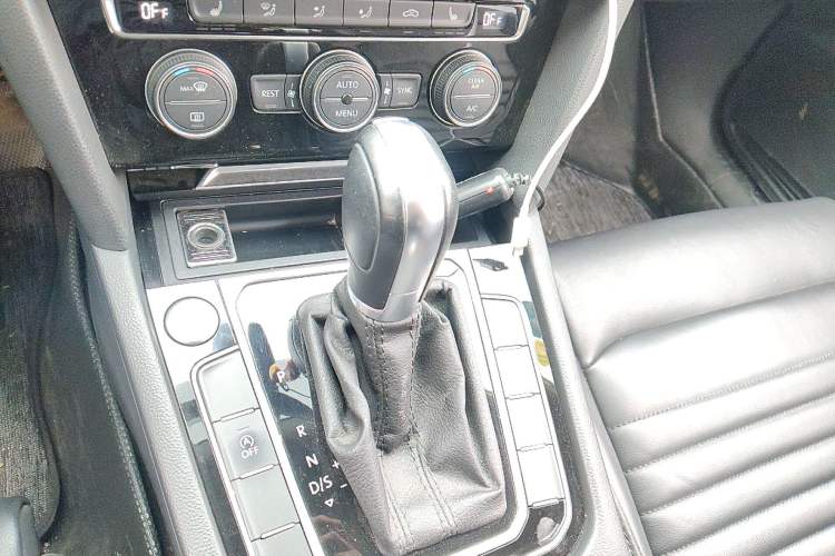 Used Volkswagen Magotan 2019 330TSI DSG Luxury Version China VI Standard