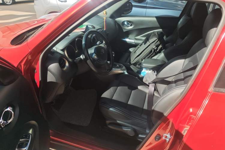 Used Infiniti ESQ 2014 1.6L Spontaneous Edition Driver Seat