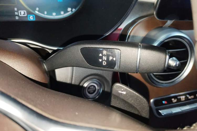 Used Mercedes-Benz GLC 2020 GLC 300 L 4MATIC Dynamic Edition Gear Lever