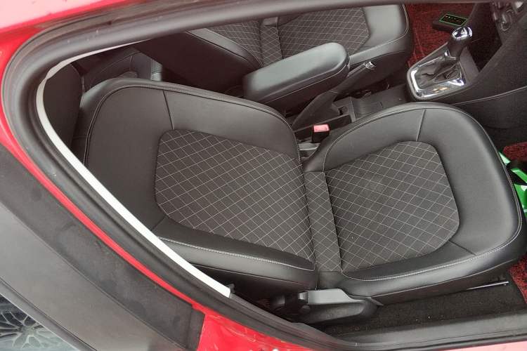 Used Skoda Rapid Spaceback 2018 1.6L Automatic Comfort Edition Right Front Seat