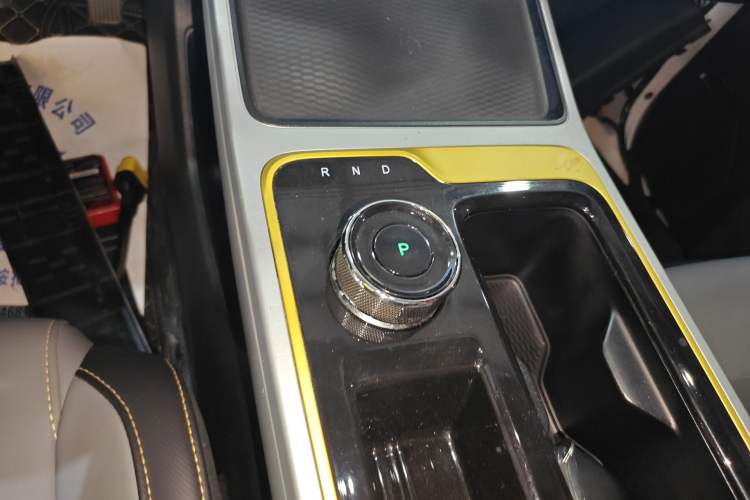 Used AION Y 2021 70 Intelligent Dynamic Edition Gear Lever