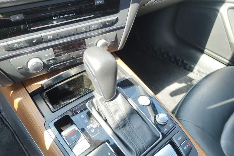 Used Audi A6L 2018 30th Anniversary Edition 30 FSI Style Model Gear Lever