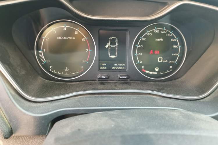 Used Geely Auto Vision X6 2016 1.8L Manual Luxury Model Odometer Close Up