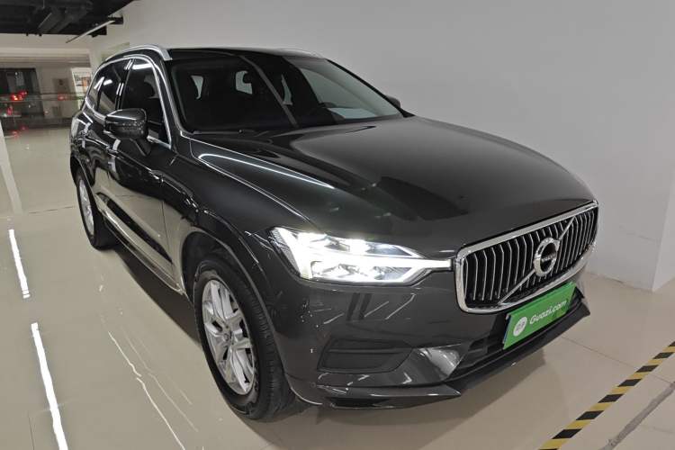 Used Volvo XC60 2019 T5 4x4 Smart Edition China VI Standard Exterior 1
