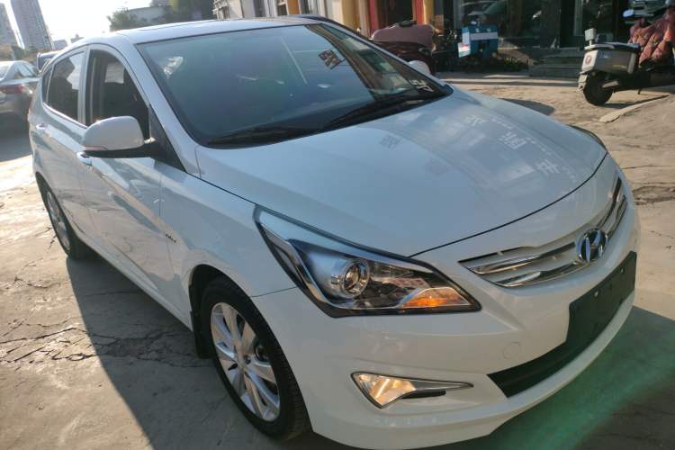 Used Hyundai Verna Ray 2014 1.6L Automatic TOP Front Right 45 Deg