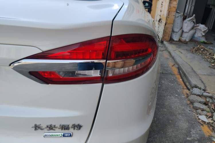 Used Ford Mondeo 2020 EcoBoost 180 Luxury Model Right Rear Taillight