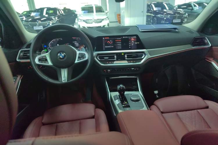 Used BMW 3 Series 2022 325i M Sport Night Edition Package Center Console