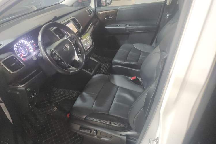 Used Honda Odyssey 2015 Updated Version 2.4L Smart Edition Left Front Seat