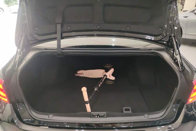 Used Toyota Crown 2018 2.0T Fashion Edition
