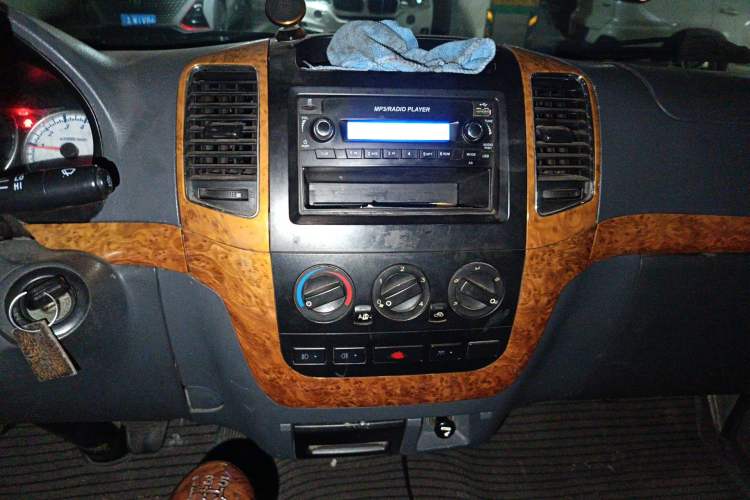 Used King Long Golden Way 2014 2.2L CNG Long-Wheelbase Entrepreneurial Version XG491 Audio And AC Panel