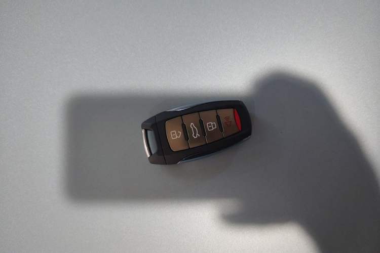 Used ORA White Cat 2022 Xiaoyue Mao Edition 360 km Luxury Model Lithium NMC