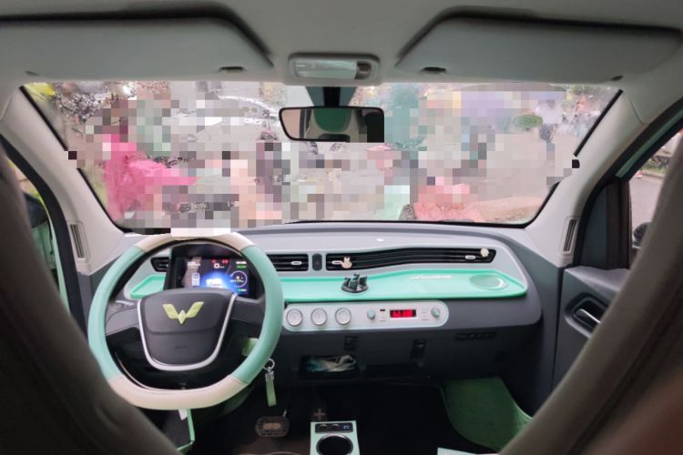 Used Wuling Hongguang MINIEV 2021 Macaron Sandwich Model 120 km Lithium Iron Phosphate Headliner