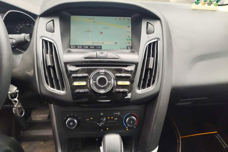 Used Ford Focus 2017 Hatchback 1.6L Automatic Comfort Plus SmartDrive Edition Audio And AC Panel